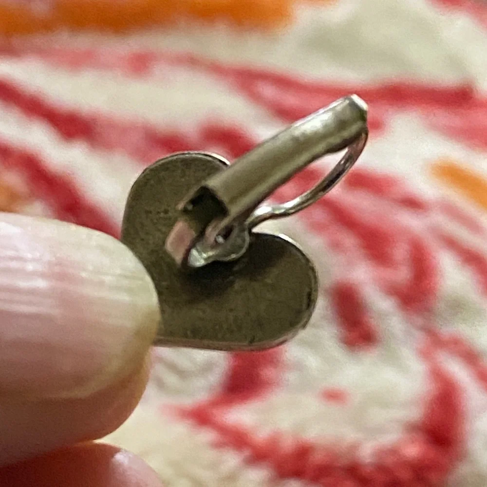 Marcasite and crystals, beautiful heart earrings reflect colors brilliantly - Picture 5 of 7